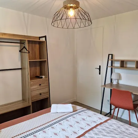 Apartment Le Zenith - 3 Chambres, 3 Sdb, Climatise - 8 Pers Max - Reservation A La Possible - Local A Velos Lagnieu