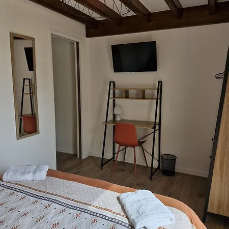 Le Zenith - 3 Chambres, 3 Sdb, Climatise - 8 Pers Max - Reservation A La Possible - Local A Velos Lagnieu