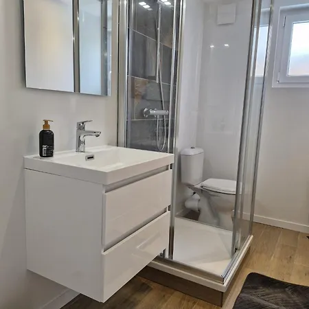Apartment Le Zenith - 3 Chambres, 3 Sdb, Climatise - 8 Pers Max - Reservation A La Possible - Local A Velos *